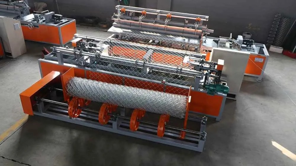 automatic single wire chain link fence machine